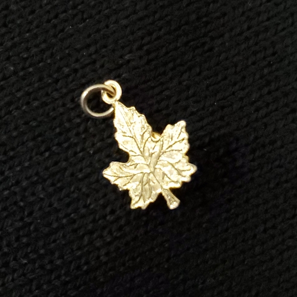 Opal Gem Gold Maple Leaf Pendant - Picture 5 of 6